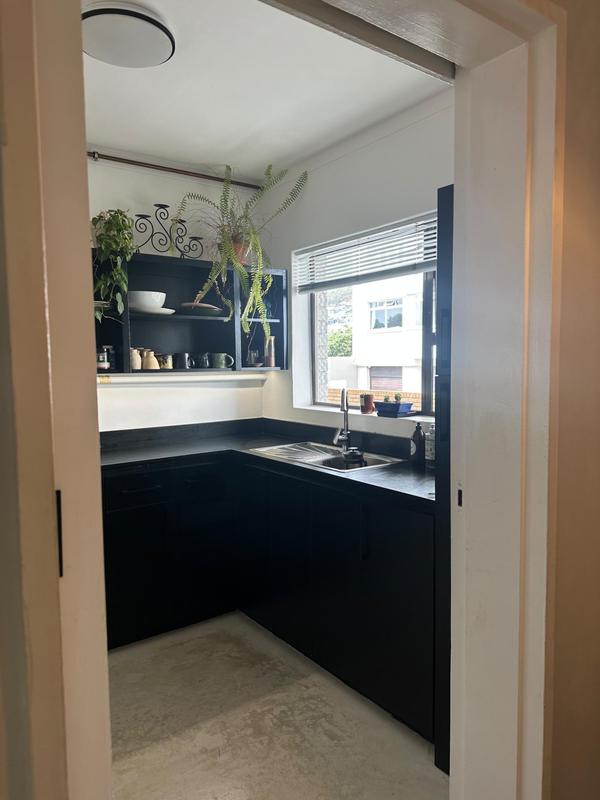 1 Bedroom Property for Sale in Mouille Point Western Cape